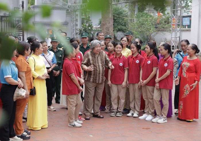 Nhà sử học Lê Văn Lan chia sẻ về tục kết chạ.