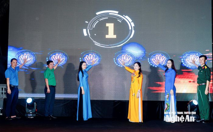 Ủy ban MTTQ Việt Nam phường Cửa Lò ra mắt Trang Thông tin điện tử của Mặt trận phường. Ảnh: CSCC