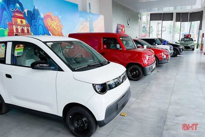VinFast ra mắt VF2 - xe đô thị cỡ nhỏ nhận được nhiều sự quan tâm của khách hàng.