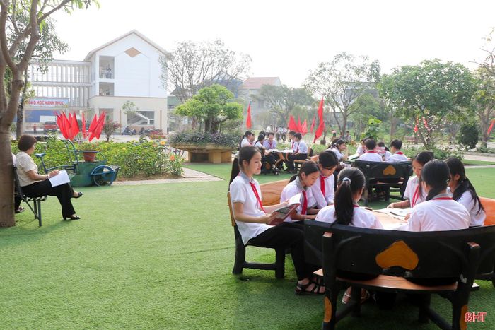 Trong đó, thư viện xanh với tổng diện tích khoảng 230m² là không gian mở lý tưởng để học sinh đọc sách, trao đổi bài học hoặc trò chuyện cùng thầy cô. Ảnh tư liệu