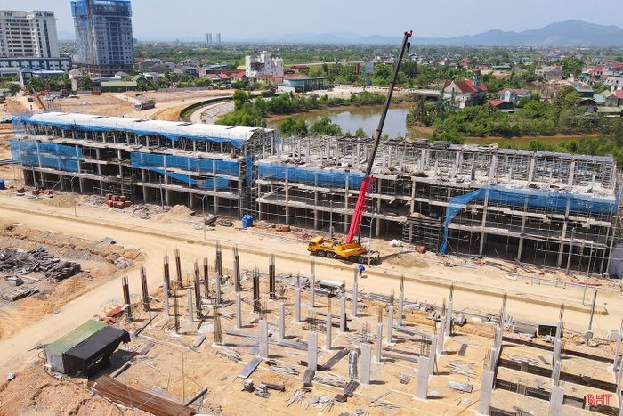 Dự án Khu đô thị tại phường Trần Phú và xã Thạch Hà, tỉnh Hà Tĩnh đã bố trí khu đất xây dựng 300 căn nhà ở xã hội.