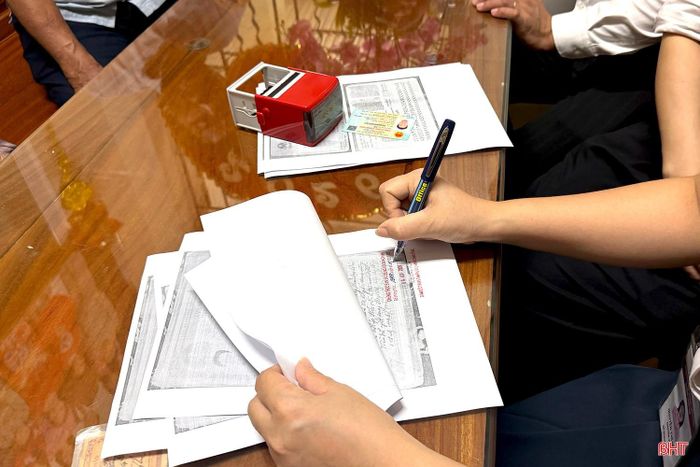 Các thủ tục hành chính được Tổ Dịch vụ công lưu động phường tiếp nhận, giải quyết nhanh theo đúng quy định.