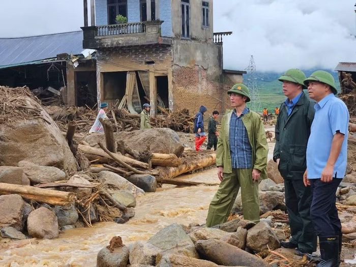 Nhiều khu vực do tình trạng mưa dồn dập, cục bộ đã xảy ra lũ quét và sạt lở đất đá, gây thiệt hại nghiêm trọng về người và tài sản của Nhà nước và Nhân dân. (Ảnh: Thanh Vân)