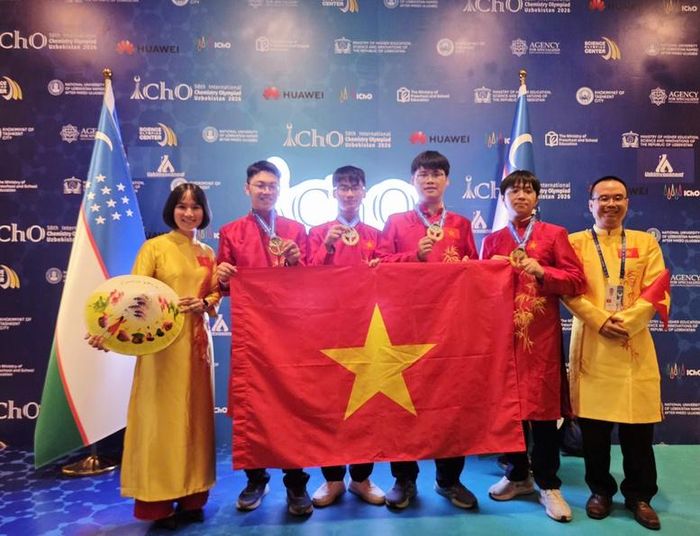 4 thành viên đội tuyển Olympic Hóa học Việt Nam đều giành Huy chương Vàng.