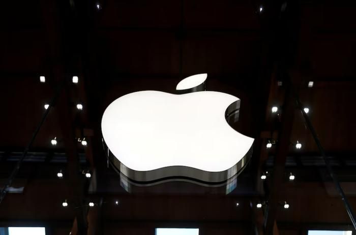 Apple vượt Nvidia để trở thành công ty có giá trị nhất thế giới. Ảnh: Reuters