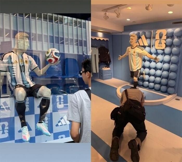 Hành động của ca sĩ Lim Young Woong khi bắt gặp mô hình Lionel Messi.