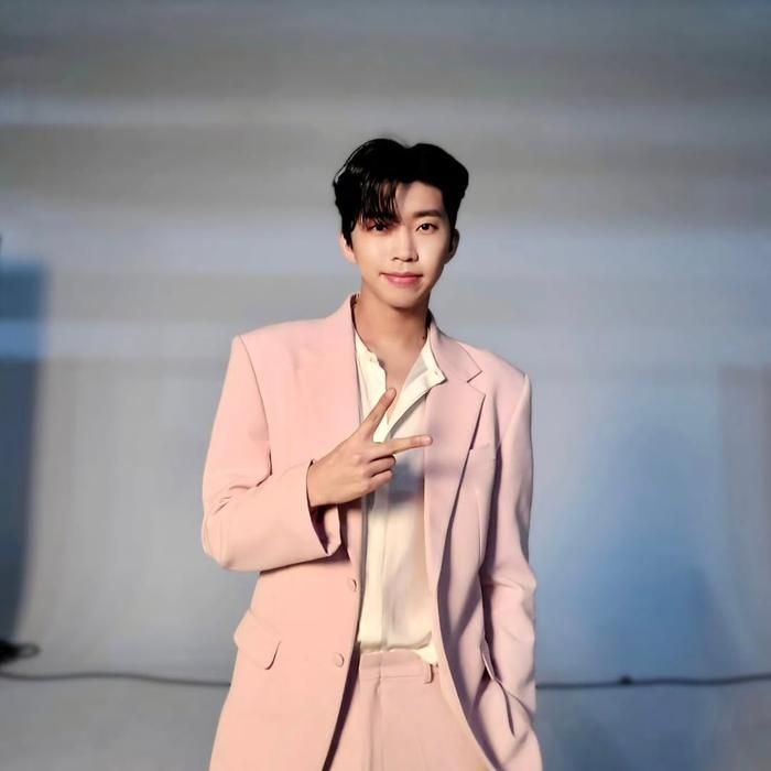 Lim Young Woong được biết đến là một trong những nghệ sĩ yêu bóng đá bậc nhất làng giải trí Hàn Quốc.