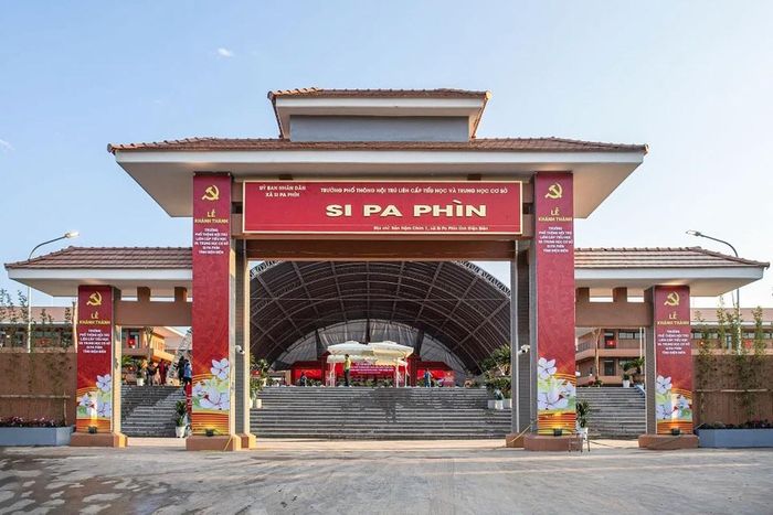 Trường Phổ thông nội trú liên cấp Tiểu học và THCS Si Pa Phìn (Điện Biên).