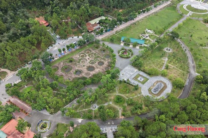 "Dàn phương tiện, vũ khí trưng bày tại di tích là những hiện vật gốc cực kỳ giá trị, đóng vai trò như những "nhân chứng sống" kể câu chuyện lịch sử trực quan nhất cho du khách. Chúng tôi xem mỗi hiện vật như một báu vật lịch sử, cần được giữ gìn tốt nhất để phục vụ công tác giáo dục truyền thống cách mạng cho các thế hệ mai sau", ông Vũ bày tỏ.