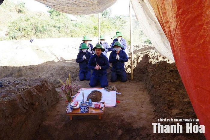 Đội quy tập thực hiện công tác tìm kiếm hài cốt liệt sĩ tại Lào.