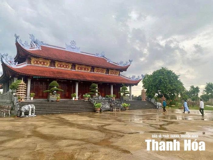 Chùa Hoàng trên đất làng Phùng Dực xưa (nay là thôn Thọ Lộc) được tôn tạo khang trang.