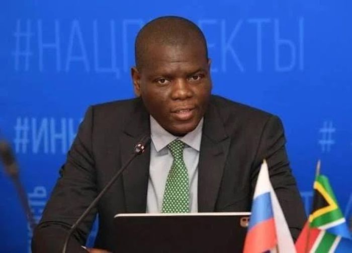 Bộ trưởng Quan hệ Quốc tế Nam Phi Ronald Lamola. Ảnh: The Guardian