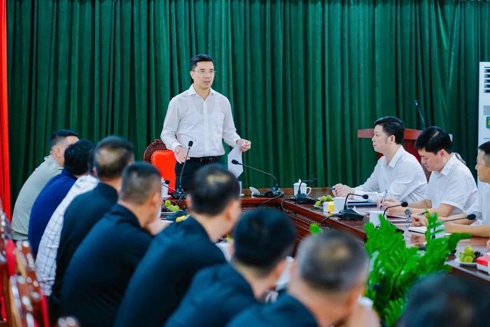 Phó Bí thư Thường trực Tỉnh ủy Nguyễn Hồng Phong chủ trì buổi làm việc