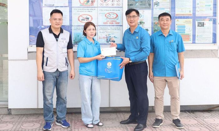 Công đoàn các cấp thường xuyên chăm lo đời sống cho đoàn viên.