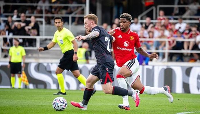 Andrey Santos đã có trận ra mắt Man United suôn sẻ. (Ảnh: Getty Images)
