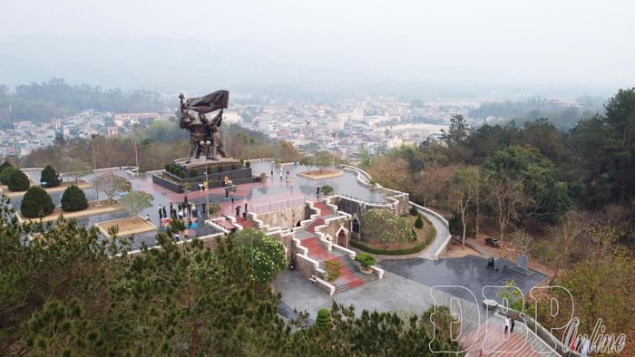 Tượng đài Chiến thắng Điện Biên Phủ. Ảnh: Trần Dũng