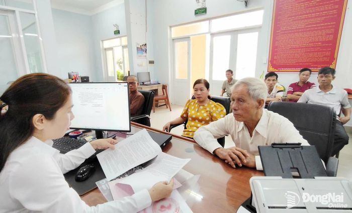 Mô hình tiếp nhận hồ sơ vào sáng chủ nhật là một trong nhiều giải pháp đổi mới đang được xã Xuân Hòa triển khai nhằm nâng cao chất lượng phục vụ nhân dân. Ảnh: CTV