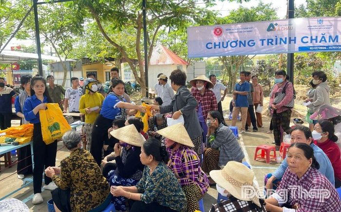 Tại chương trình, nhiều hoạt động ý nghĩa hướng đến người dân có hoàn cảnh khó khăn.
