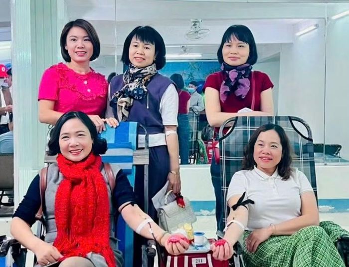  Cán bộ, giáo viên Trường Tiểu học Nguyễn Văn Trỗi thường xuyên tham gia hiến máu. Ảnh: ĐVCC 