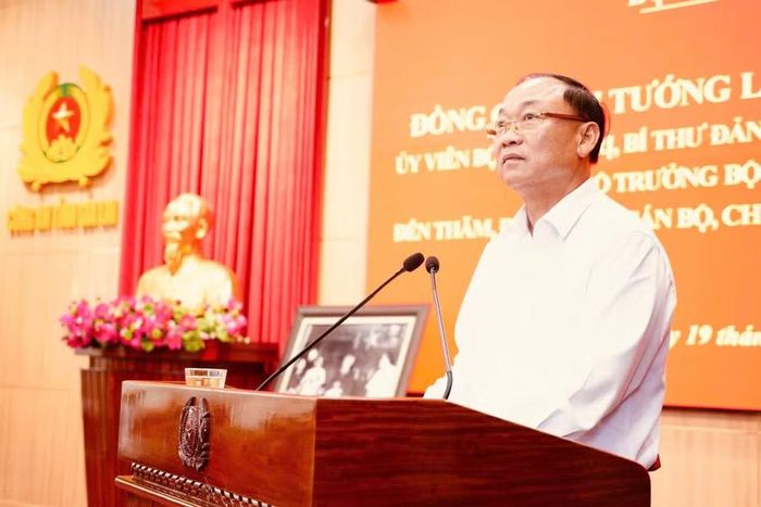 Bí thư Tỉnh ủy Thái Đại Ngọc đánh giá cao kết quả đạt được của Công an tỉnh Gia Lai trong thời gian qua. Ảnh: N.H