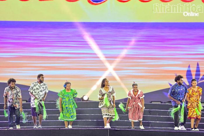 Đoàn nghệ thuật Vanuatu với điệu nhảy truyền thống.