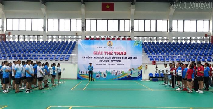 Quang cảnh khai mạc giải.