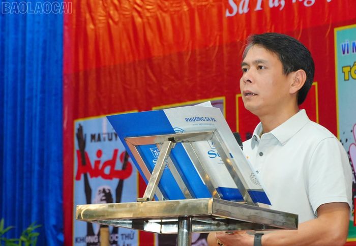 Lãnh đạo phường Sa Pa thông tin về kết quả thực hiện công tác đấu tranh phòng, chống ma túy trên địa bàn.