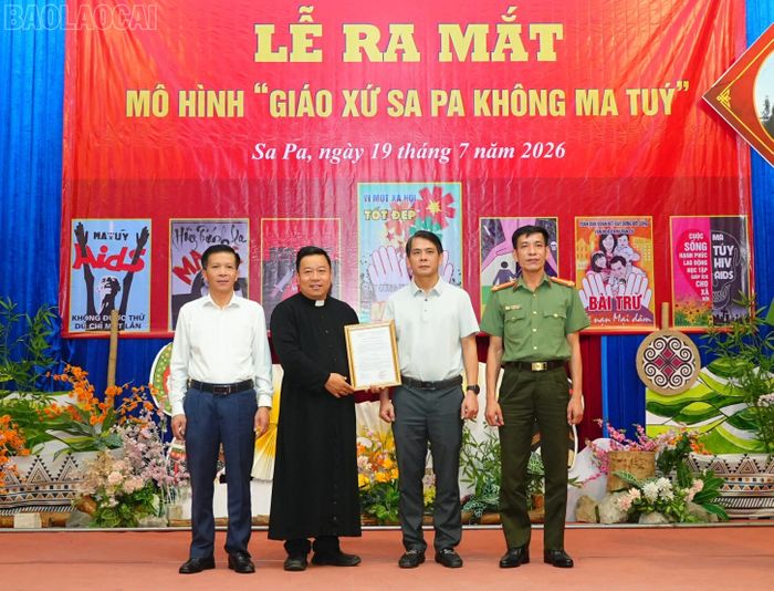 Ra mắt mô hình “Giáo xứ Sa Pa không ma túy”.