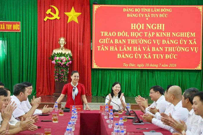 Đoàn làm việc với xã Tuy Đức