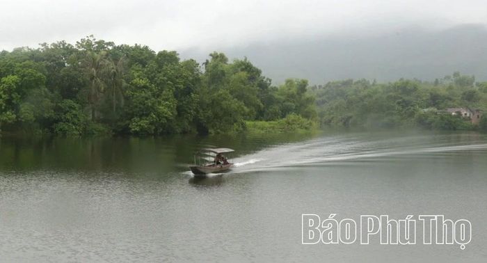 Với khung cảnh vừa hùng vĩ, vừa yên bình, thơ mộng, hồ Đầm Gai có tiềm năng về du lịch sinh thái, nghỉ dưỡng.