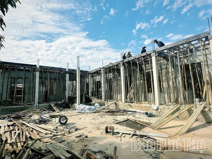 Nhà thầu đẩy nhanh tiến độ thi công Dự án Nhà lớp học bộ môn Trường Tiểu học Văn Quán, xã Tiên Lữ.