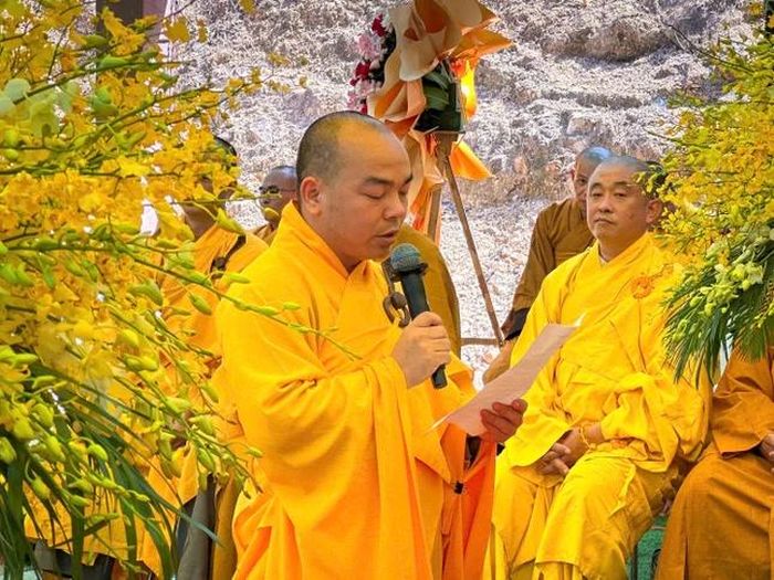 Đại đức Trụ trì chùa Trà My phát biểu