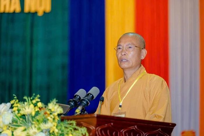 Thượng tọa Thích Đạo Phong trình bày dự thảo phương hướng hoạt động Phật sự nhiệm kỳ 2026-2031