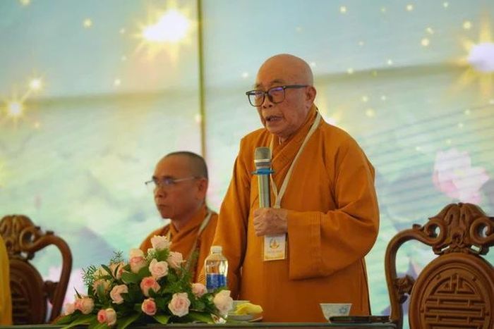 Hòa thượng Thích Thiện Tấn ban đạo từ