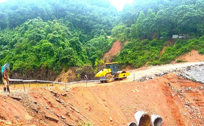 Điểm sạt lở tại Km 76+250 trên quốc lộ 12 đã được thông xe vào sáng nay (19/7).