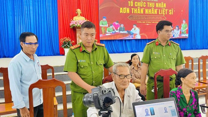 Công tác lấy mẫu ADN của thân nhân liệt sĩ được thực hiện theo quy trình nghiệp vụ, bảo đảm chính xác, an toàn.