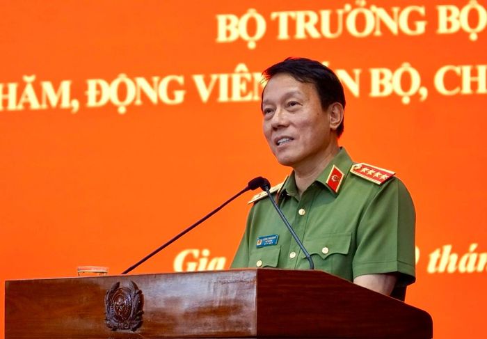 Bộ trưởng Bộ Công an phát biểu tại buổi làm việc với Công an tỉnh Gia Lai.