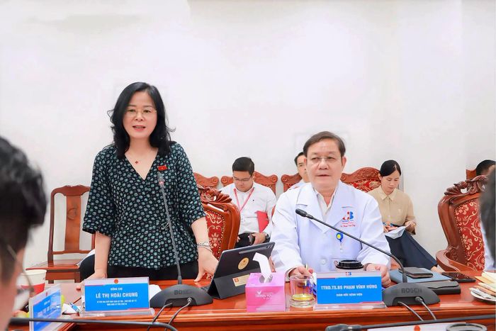 Giám đốc Sở Y tế, ĐBQH tỉnh Nghệ An Lê Thị Hoài Chung phát biểu tại buổi làm việc với Bệnh viện Ung bướu Nghệ An