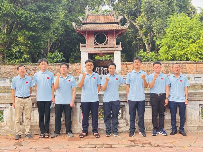 Đoàn học sinh Việt Nam tham gia kỳ thi IMO 2026. Ảnh Bộ GD-ĐT