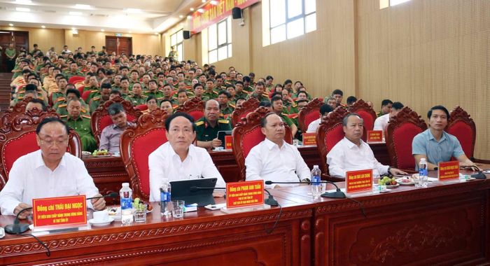 Các đại biểu tham gia buổi làm việc.