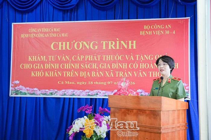 Thiếu tướng Dương Thị Thu Hằng, Giám đốc Bệnh viện 30-4 (Bộ Công an), phát biểu tại chương trình.