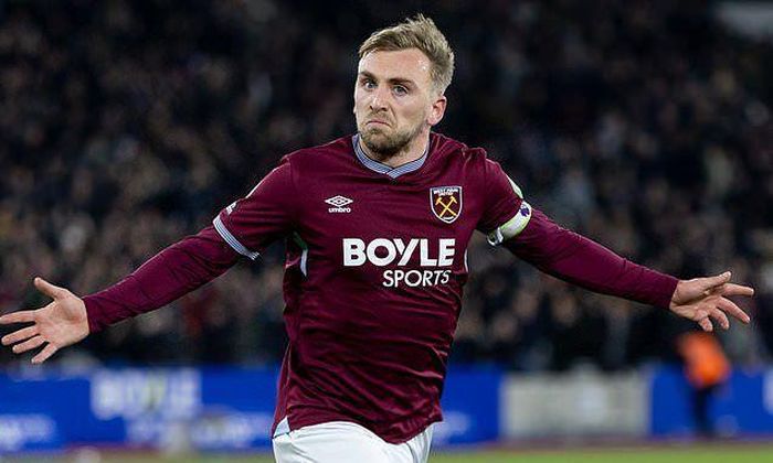Jarrod Bowen tiếp tục gắn bó với West Ham United sau khi điều chỉnh hợp đồng