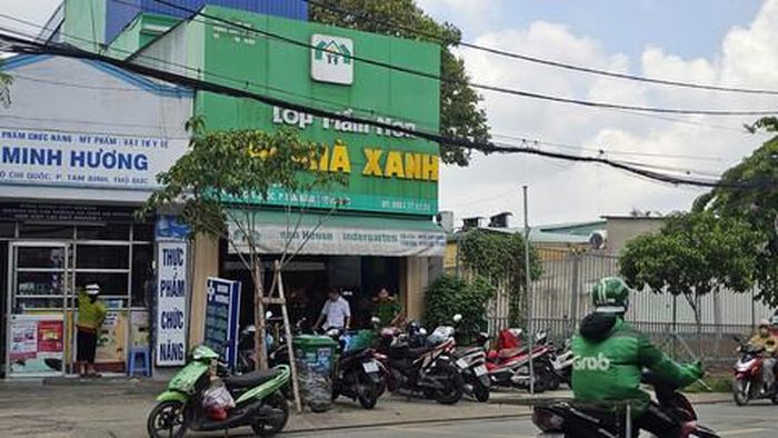 Lực lượng chức năng phường Tam Bình có mặt tại cơ sở.