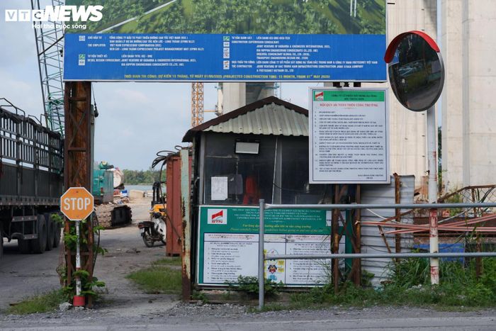 Lực lượng tư vấn giám sát cũng túc trực 24/24 giờ để kiểm soát chất lượng và nghiệm thu ngay tại hiện trường. Theo kế hoạch, toàn bộ cầu Phước Khánh sẽ hoàn thành trong tháng 9/2026.