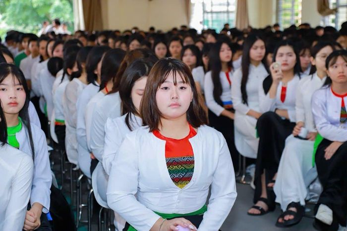 Học sinh Trường Phổ thông dân t ộc nội trú THPT Hòa Bình. Ảnh: HB
