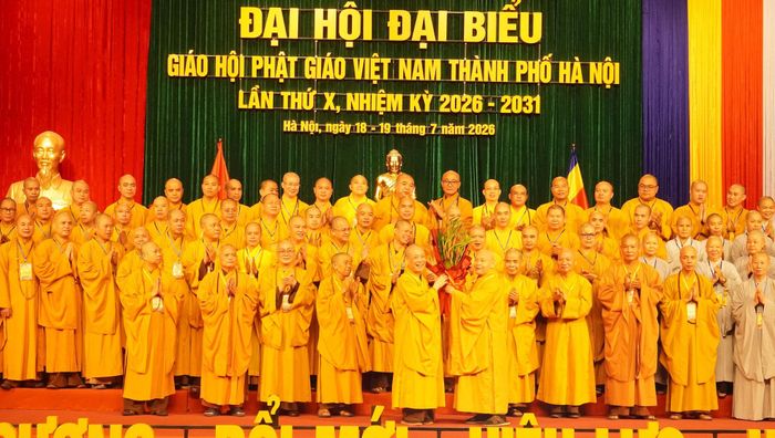 Ban Trị sự Giáo hội Phật giáo Việt Nam thành phố Hà Nội ra mắt tại Đại hội. Ảnh: Bình Minh