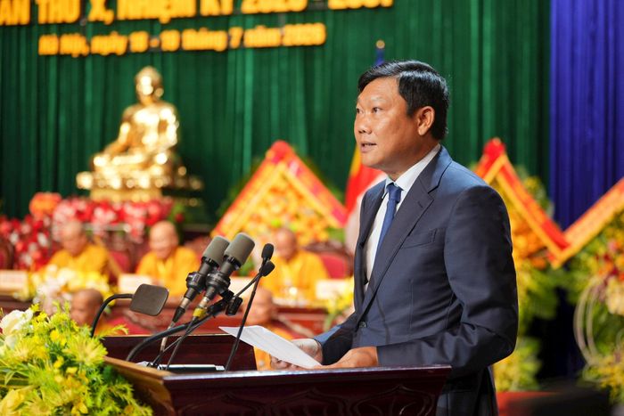 Ủy viên Ban Thường vụ Thành ủy, Phó Chủ tịch UBND thành phố Hà Nội Đỗ Anh Tuấn phát biểu tại Đại hội. Ảnh: PV
