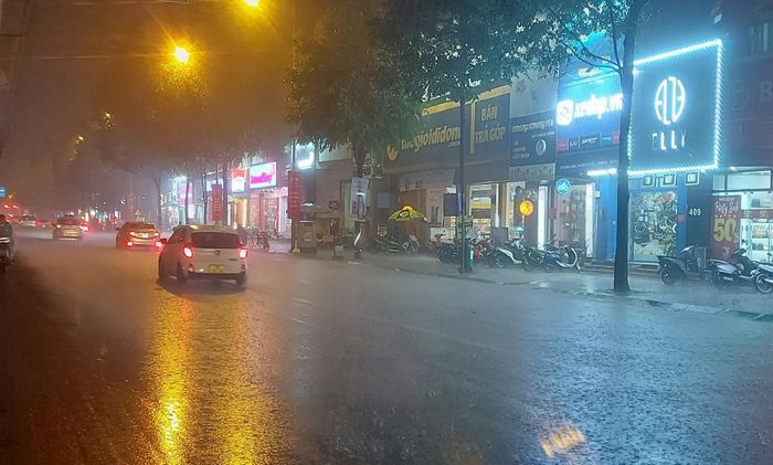 Thời tiết Hà Nội tuần tới phổ biến ngày nắng, chiều tối và đêm có mưa dông. Ảnh: Bảo Châu