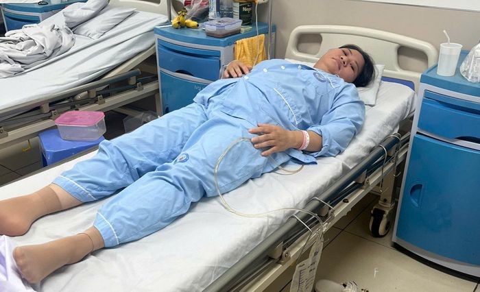Chị Đặng Thị Làn vừa trải qua 2 cuộc phẫu thuật. Ảnh: GĐNVCC