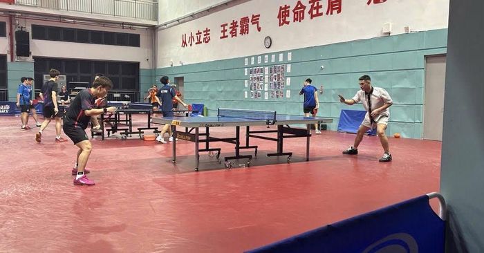 Các tay vợt Việt Nam tại địa điểm tập huấn ở Trung Quốc. Ảnh: Bóng bàn Công an nhân dân.